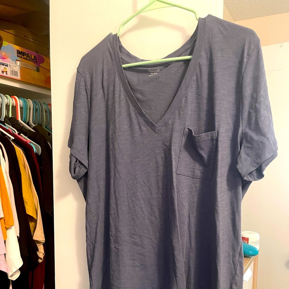 Madewell | NWT Whisper CottonV-Neck Pocket Tee in Slate Blue